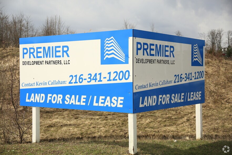 5th Ave, Chardon, OH for sale - Primary Photo - Image 1 of 1