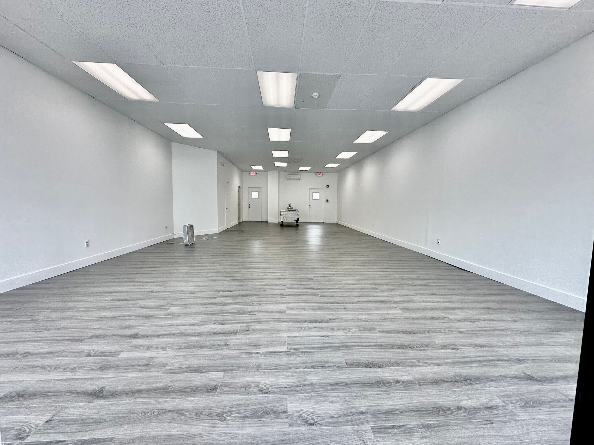244-246 Mill St, Greenwich, CT for lease Interior Photo- Image 1 of 14
