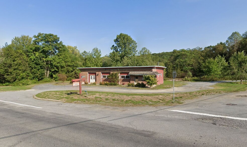 2316 Route 44, Pleasant Valley, NY for sale - Building Photo - Image 1 of 1