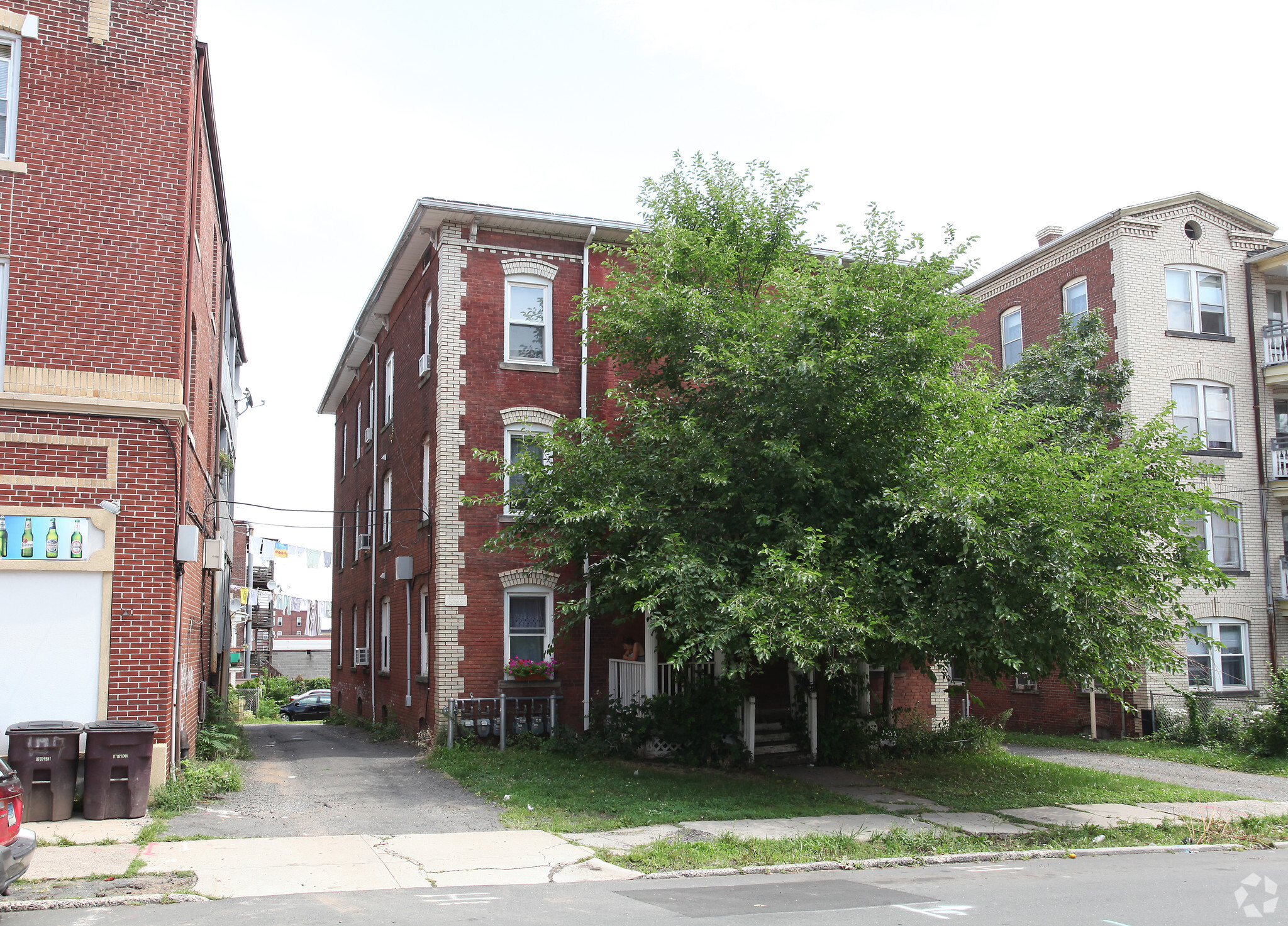 109 Grove St, New Britain, CT for sale Primary Photo- Image 1 of 1