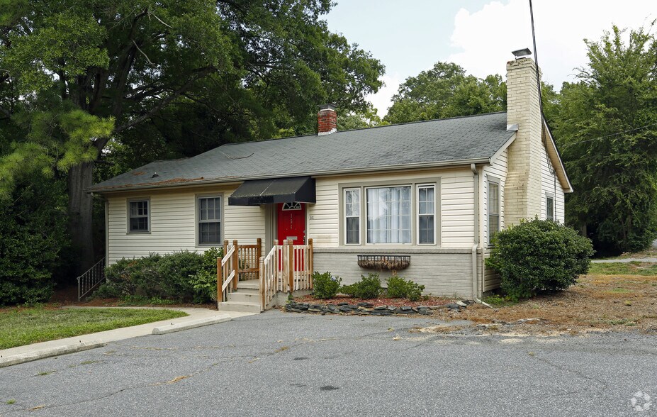 154 NE Cabarrus Ave E, Concord, NC 28025