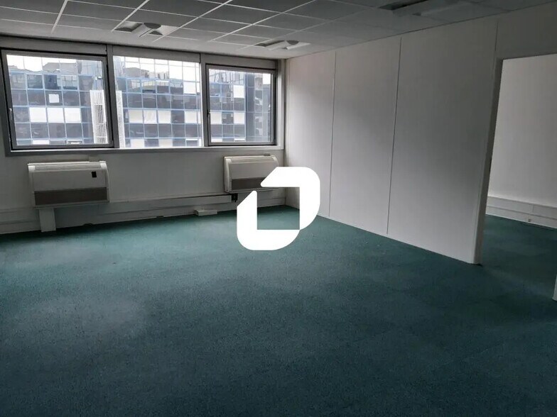 Office in Noisy-le-Grand for sale - Interior Photo - Image 3 of 5