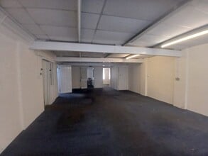 Bryer St, Dewsbury for lease Interior Photo- Image 1 of 2