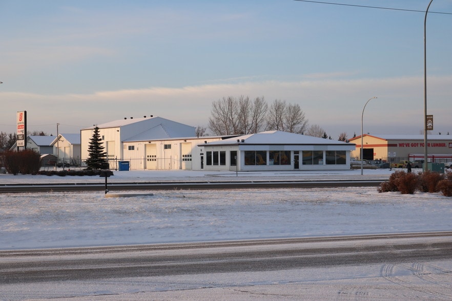 6207 46 St, Olds, AB for sale - Primary Photo - Image 1 of 1
