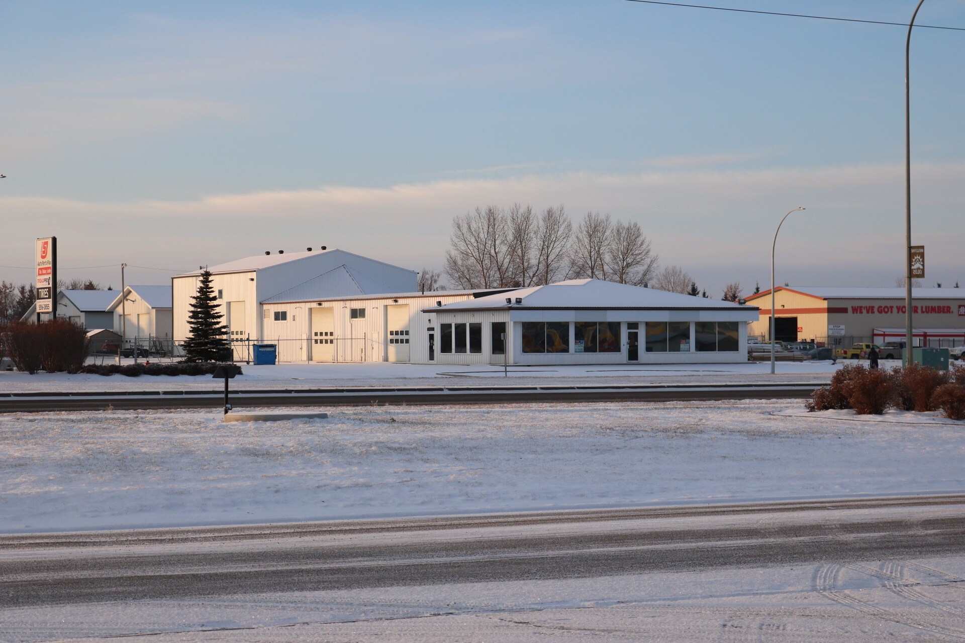 6207 46 St, Olds, AB for sale Primary Photo- Image 1 of 1