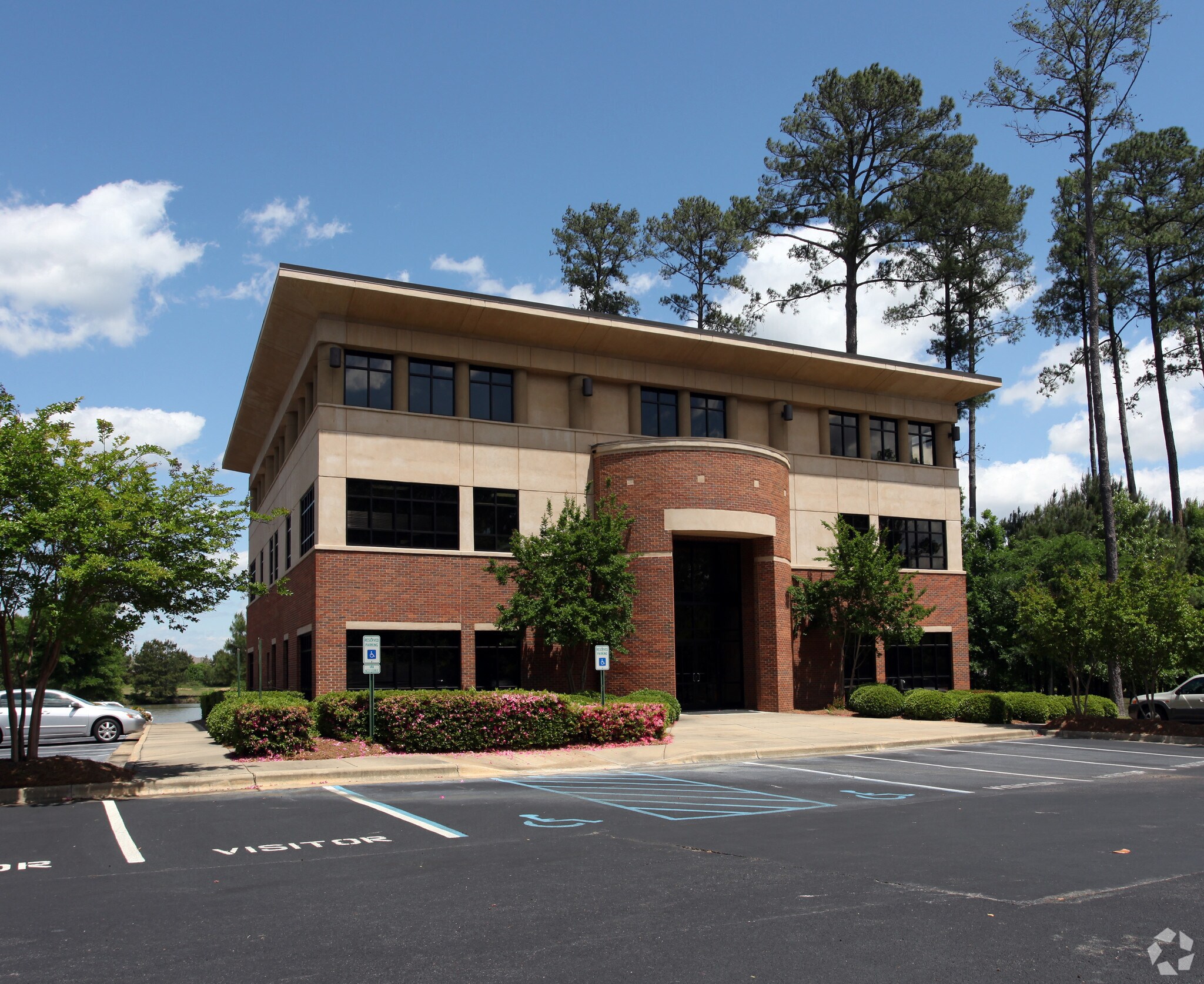 7550 Halcyon Summit Dr, Montgomery, AL 36117