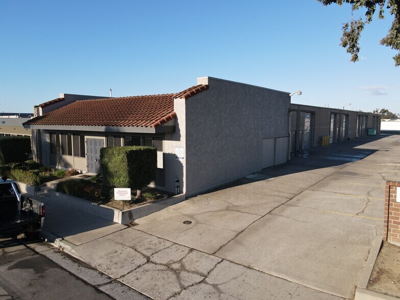 1555 Morse Ave, Ventura, CA for lease - Building Photo - Image 1 of 2