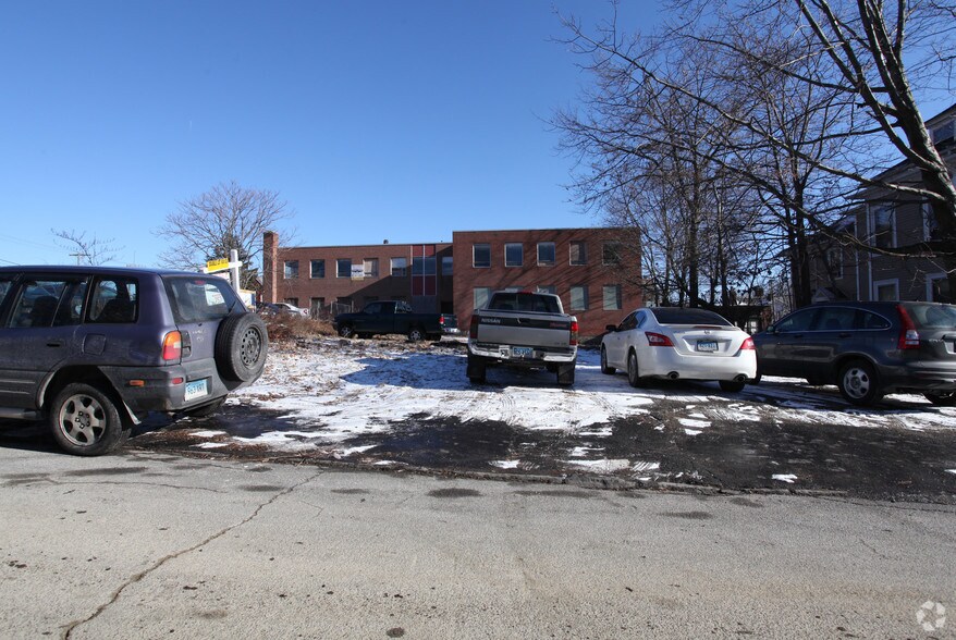 112 Prospect St, Waterbury, CT 06702