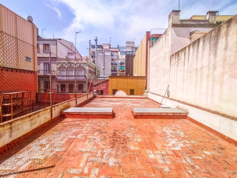 Retail in L'Hospitalet de Llobregat, Barcelona for sale - Building Photo - Image 2 of 11