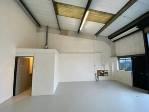 Bedwas House Industrial Estate, Caerphilly for lease Interior Photo- Image 2 of 3