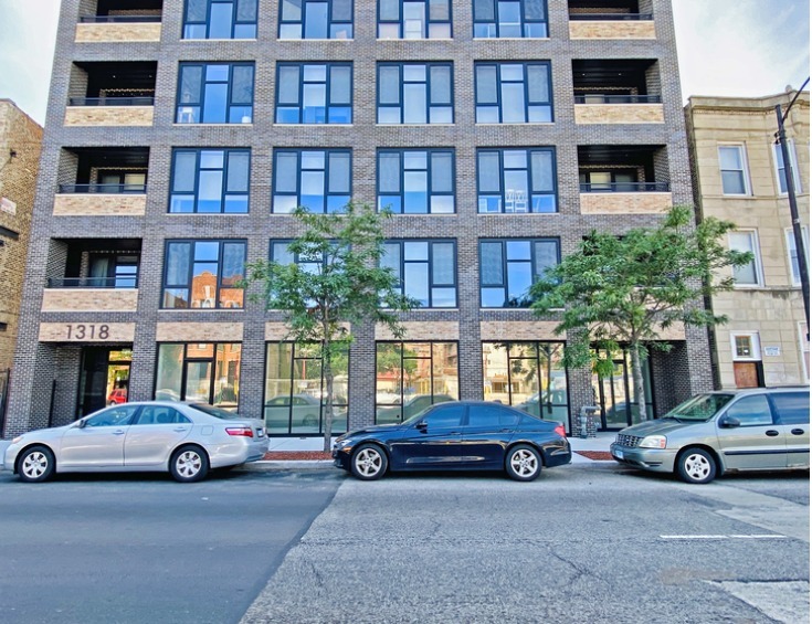 1318 N Western Ave, Chicago, IL for lease - Building Photo - Image 1 of 4