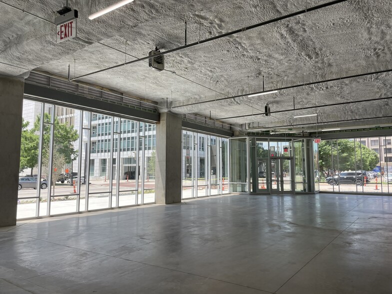 700 Jackson St, Dallas, TX for lease - Building Photo - Image 2 of 5