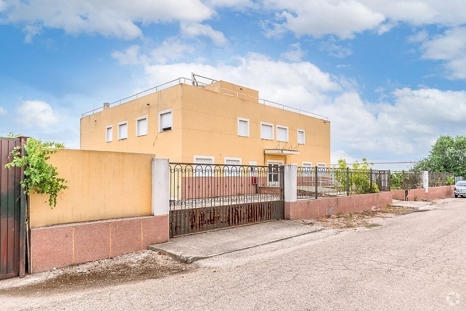 Retail in Escalona, Toledo for sale Primary Photo- Image 1 of 11