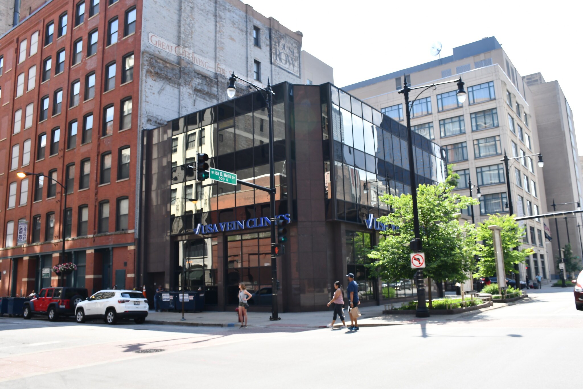 41 W Ida B Wells Dr, Chicago, IL for sale Building Photo- Image 1 of 1
