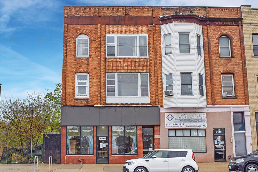 3414 W Roosevelt Rd, Chicago, IL for lease - Primary Photo - Image 1 of 26