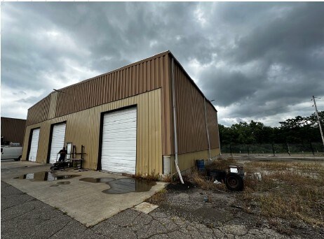 66,724 SF TOTAL (2 BUILDINGS) WAREHOUSE portfolio of 2 properties for sale on LoopNet.com Building Photo- Image 1 of 12