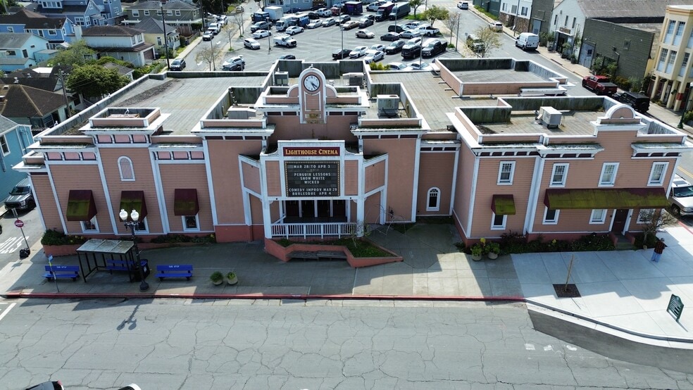 525 Lighthouse Ave, Pacific Grove, CA for sale - Primary Photo - Image 1 of 12
