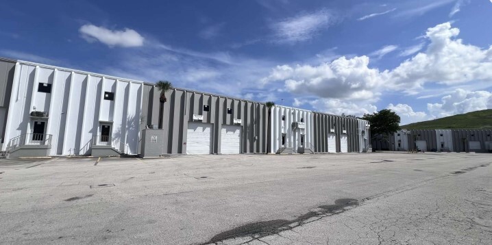 9302-9398 NW 101st St, Medley, FL for lease - Building Photo - Image 1 of 2