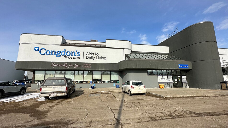 10550 Mayfield Rd, Edmonton, AB for lease Building Photo- Image 1 of 10