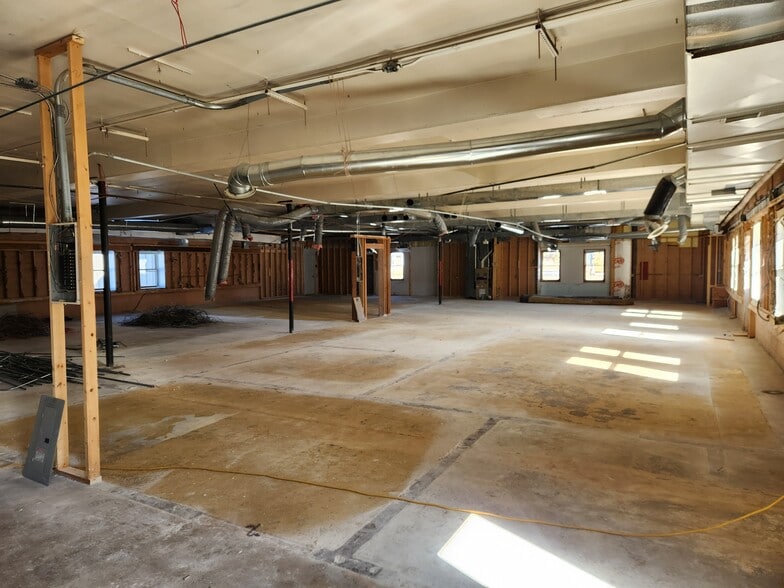 1100 5th St NE, Staples, MN for lease - Building Photo - Image 3 of 11