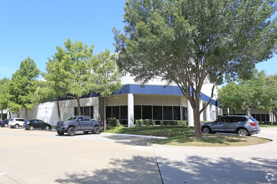 3751 New York Ave, Arlington, TX for lease - Primary Photo - Image 2 of 9