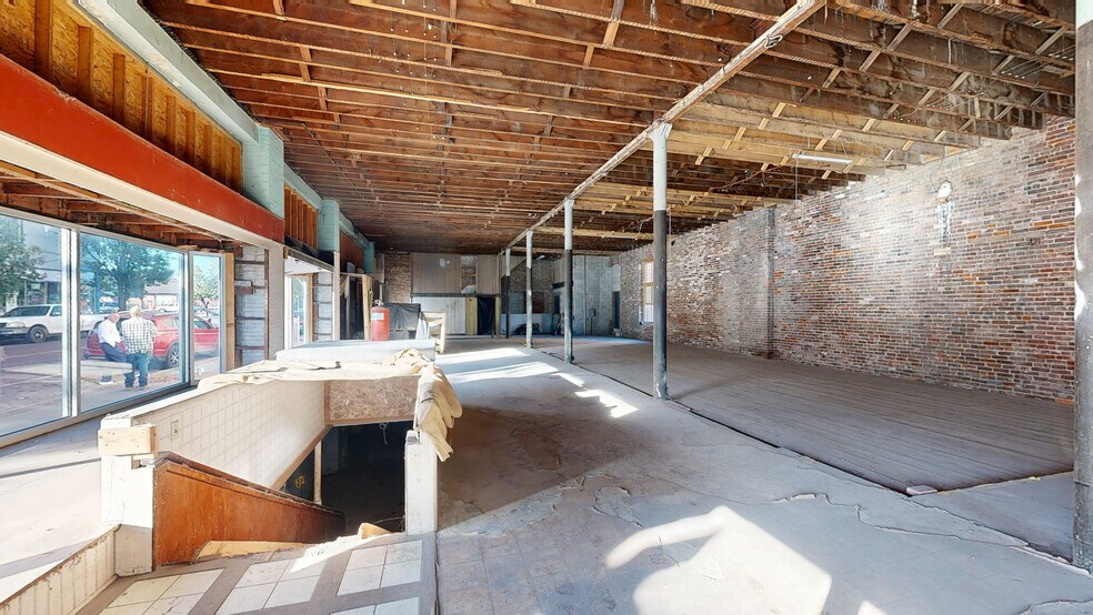 222 S 3rd St, Ironton, OH for sale - Matterport 3D Scan - Image 3 of 31