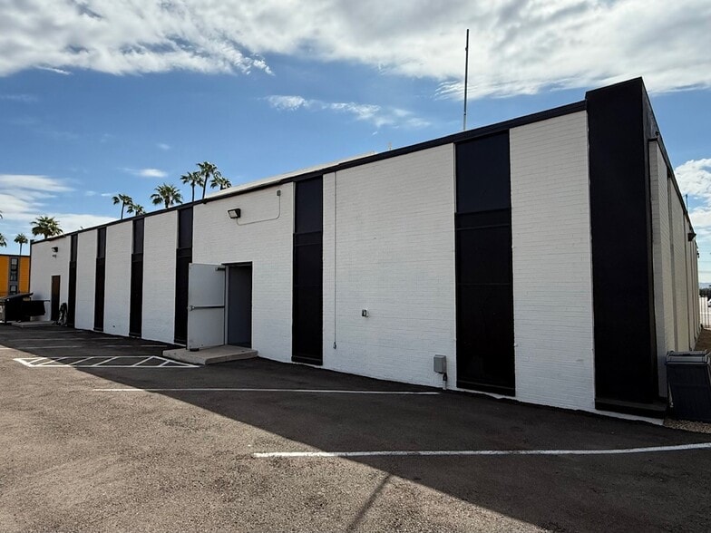 1142 W Indian School Rd, Phoenix, AZ for sale - Building Photo - Image 2 of 26