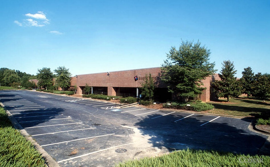 6090 Northbelt Pky, Norcross, GA for lease - Building Photo - Image 1 of 1