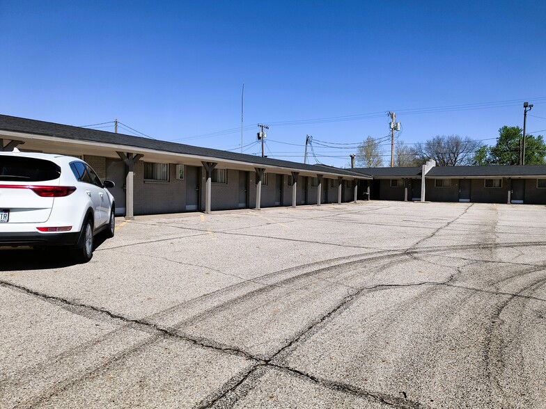 123 E 14th St, Larned, KS for sale - Building Photo - Image 3 of 10