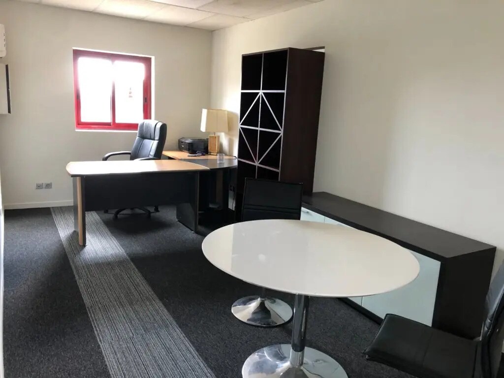 Office in Miserey-Salines for lease Interior Photo- Image 1 of 5