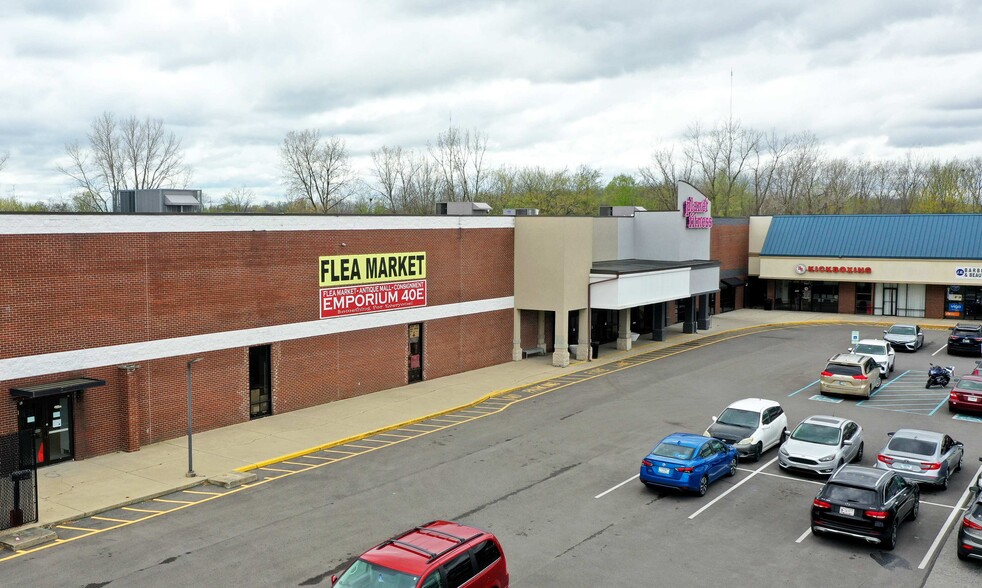 10411-10445 E Washington St, Indianapolis, IN for lease - Building Photo - Image 2 of 9