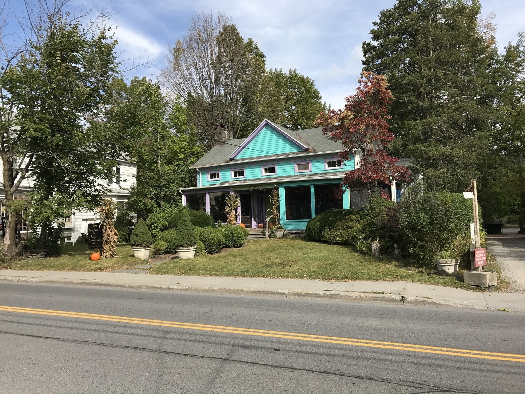 68 Tinker St, Woodstock, NY for sale Primary Photo- Image 1 of 1