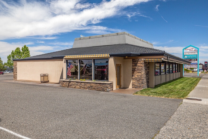 3200 W Clearwater Ave, Kennewick, WA for sale - Building Photo - Image 3 of 18