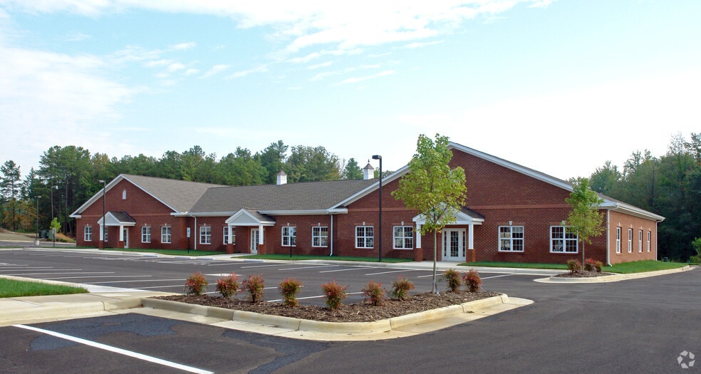 8485 Bell Creek Rd, Mechanicsville, VA for lease - Primary Photo - Image 1 of 2