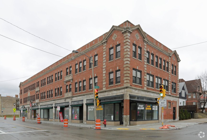 953 N 27th St, Milwaukee, WI for sale - Building Photo - Image 1 of 1