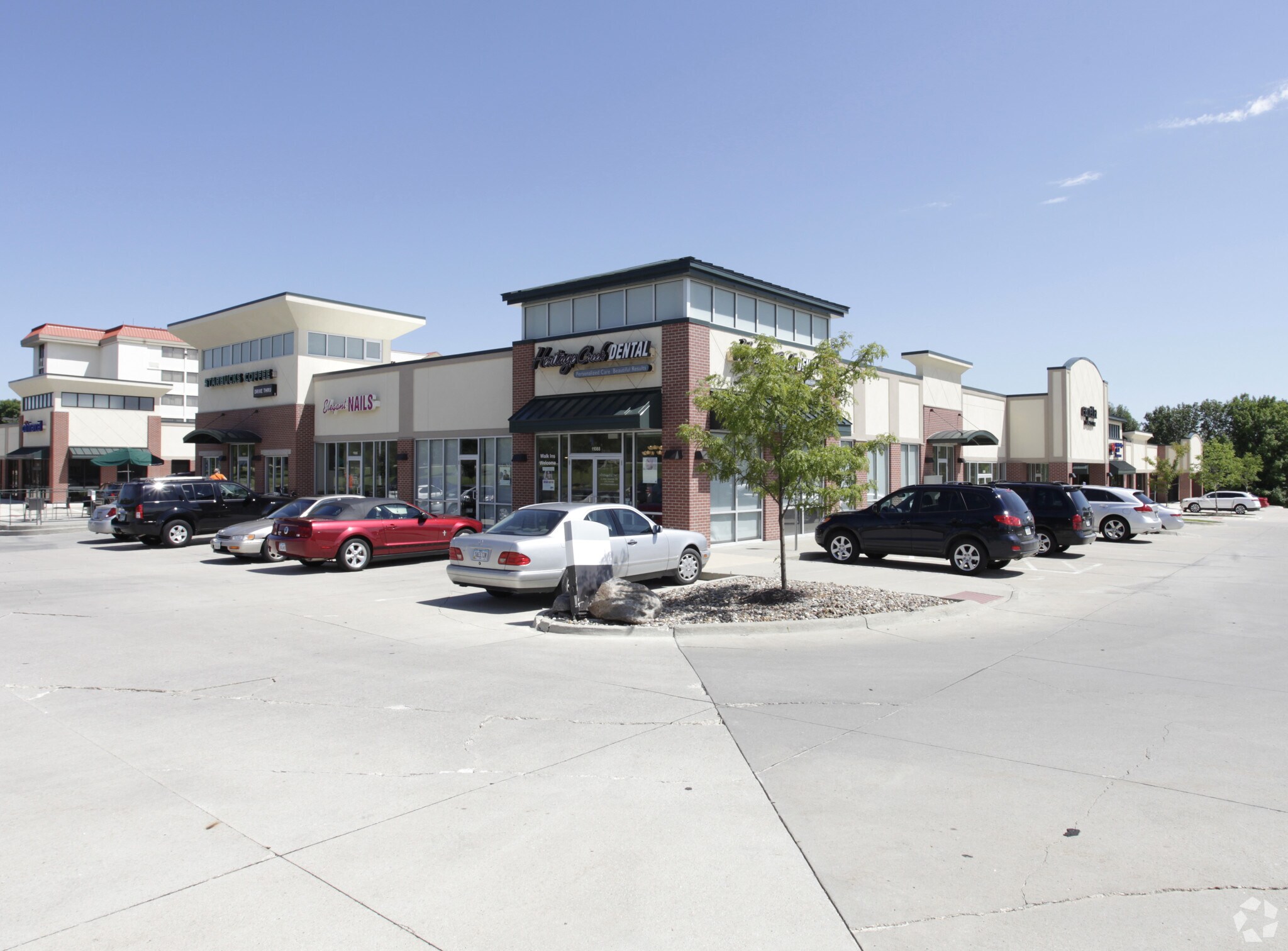 1108411090 Hickman Rd, Clive, IA 50325