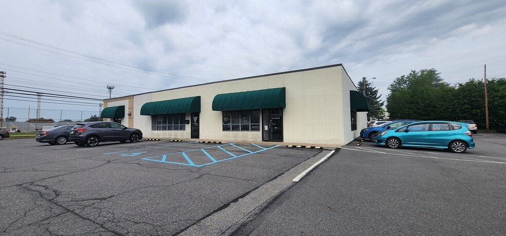 390 Pierce St, Kingston, PA for lease - Building Photo - Image 1 of 11