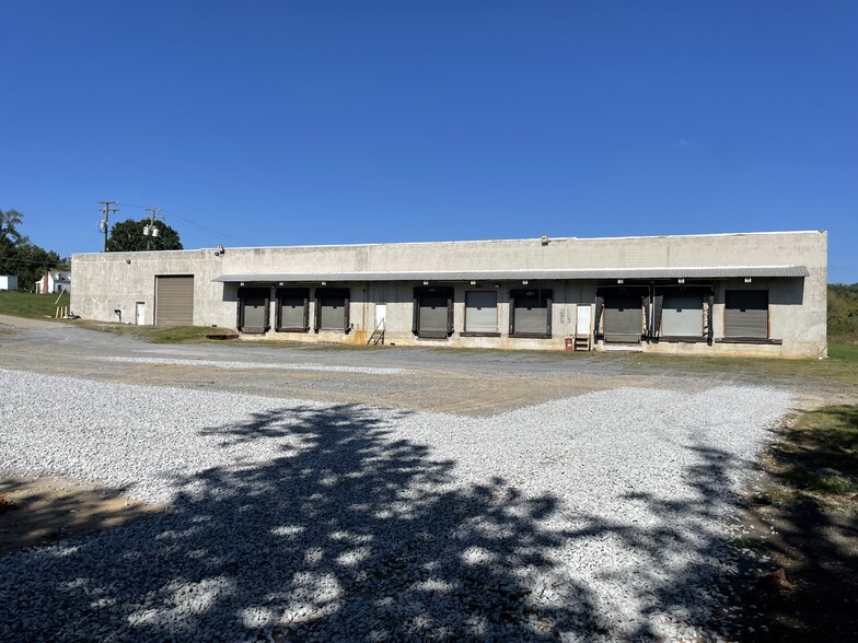 201 Perrow St, Altavista, VA for lease - Building Photo - Image 1 of 6