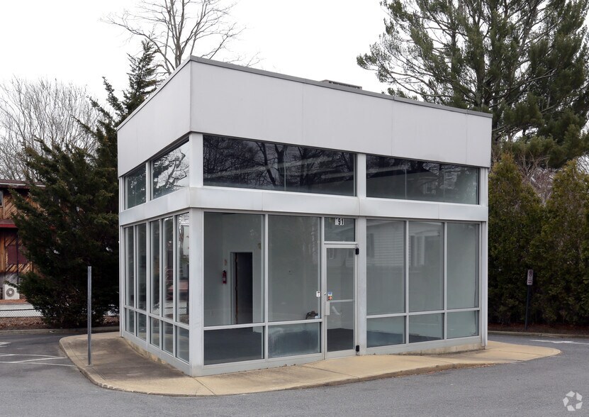 391 State Rd, Dartmouth, MA for sale - Primary Photo - Image 1 of 1