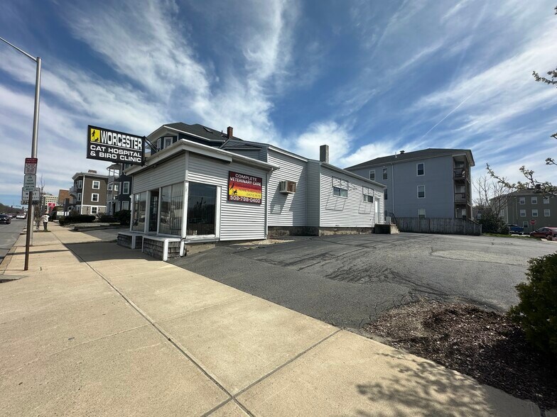 347 Park Ave, Worcester, MA 01610