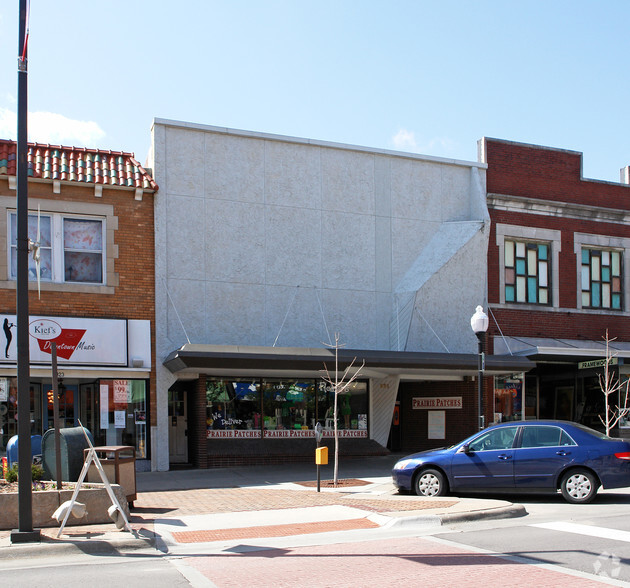 821 Massachusetts St, Lawrence, KS for sale - Primary Photo - Image 1 of 1