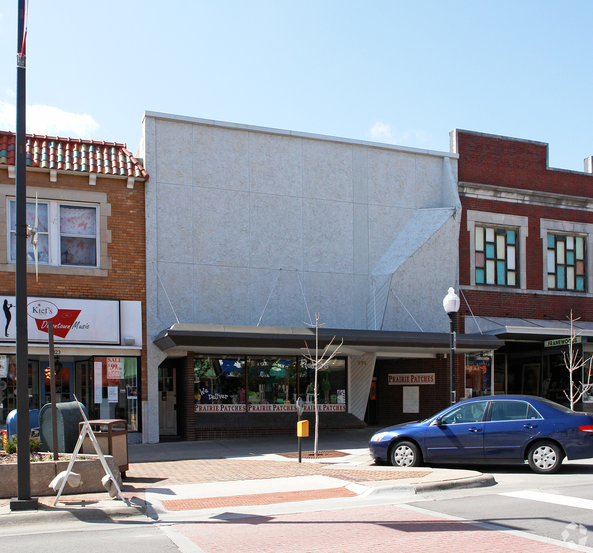 821 Massachusetts St, Lawrence, KS for sale Building Photo- Image 1 of 1