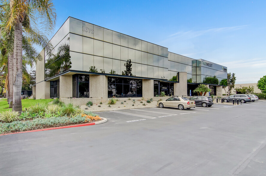 1675 Scenic Ave, Costa Mesa, CA for lease - Building Photo - Image 1 of 13