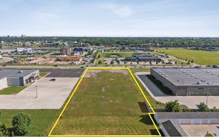 1205 30th S Ave, Moorhead, MN for sale - Primary Photo - Image 1 of 5