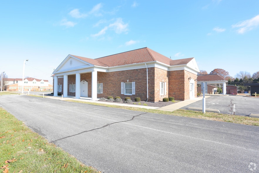 10055 Bunkum Rd, Fairview Heights, IL for lease - Building Photo - Image 3 of 9
