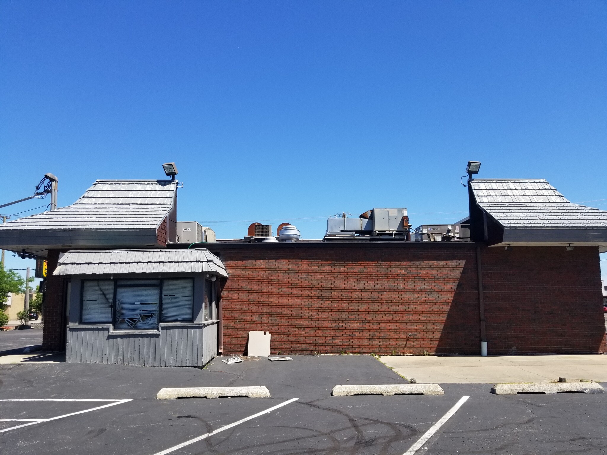 2138 W Jefferson St, Joliet, IL 60435 Retail for Sale