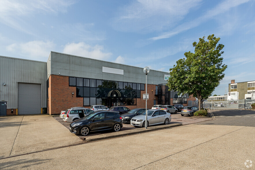 Stafford Rd, Croydon for lease - Building Photo - Image 2 of 2