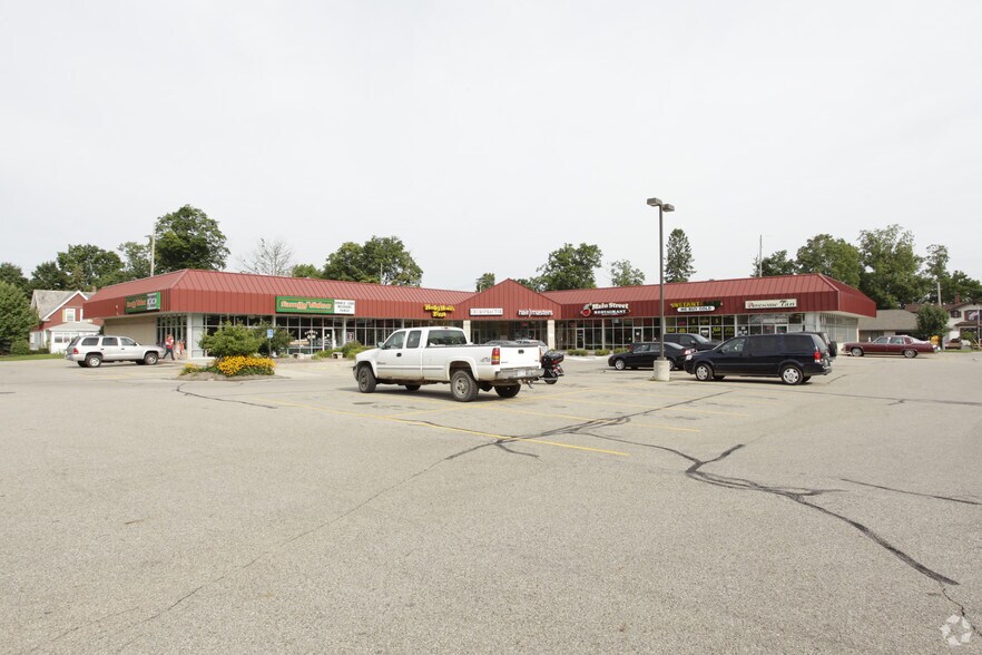 151-155 S Main St, Cedar Springs, MI for lease - Building Photo - Image 1 of 10