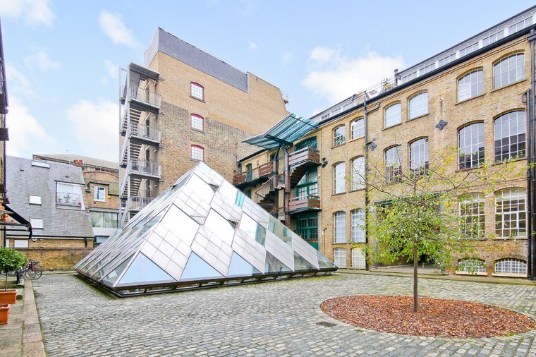 31 Queen Elizabeth St, London for sale - Primary Photo - Image 1 of 1