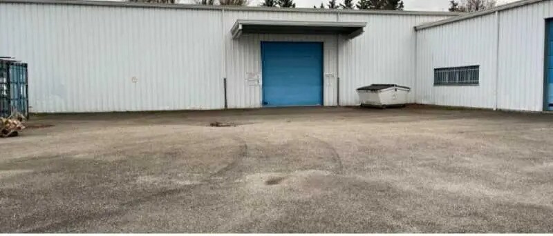 6 Rue Gustave Eiffel, Saint-Symphorien-d'Ozon for sale - Building Photo - Image 2 of 9